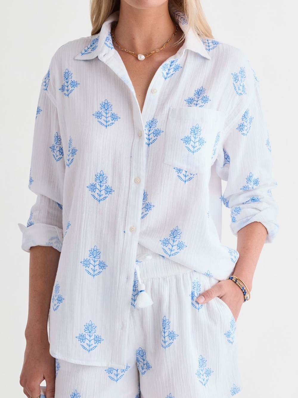 Vineyard Vines White Button-Down Shirt with Blue Floral Print